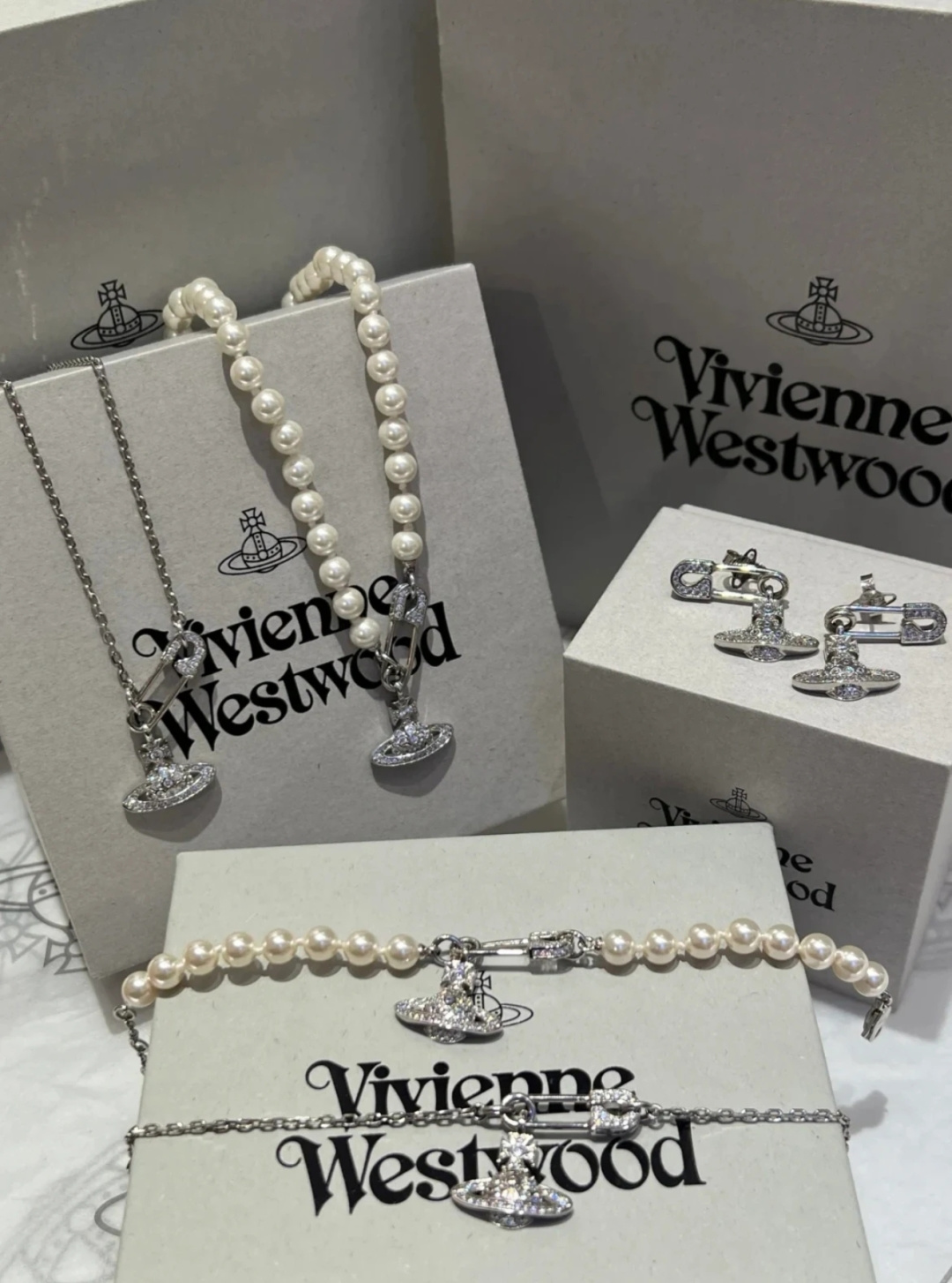 西太后【VivienneWestwood】什么是快乐星球，来，这就是快乐星球！重磅推荐，闭眼入准没错！纯
