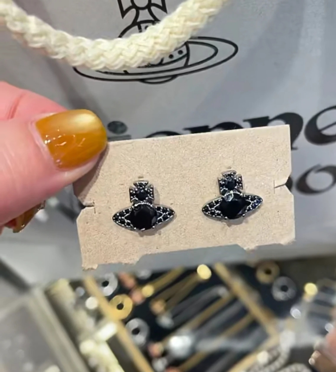 西太后【VivienneWestwood】什么是快乐星球，来，这就是快乐星球！重磅推荐，闭眼入准没错！纯