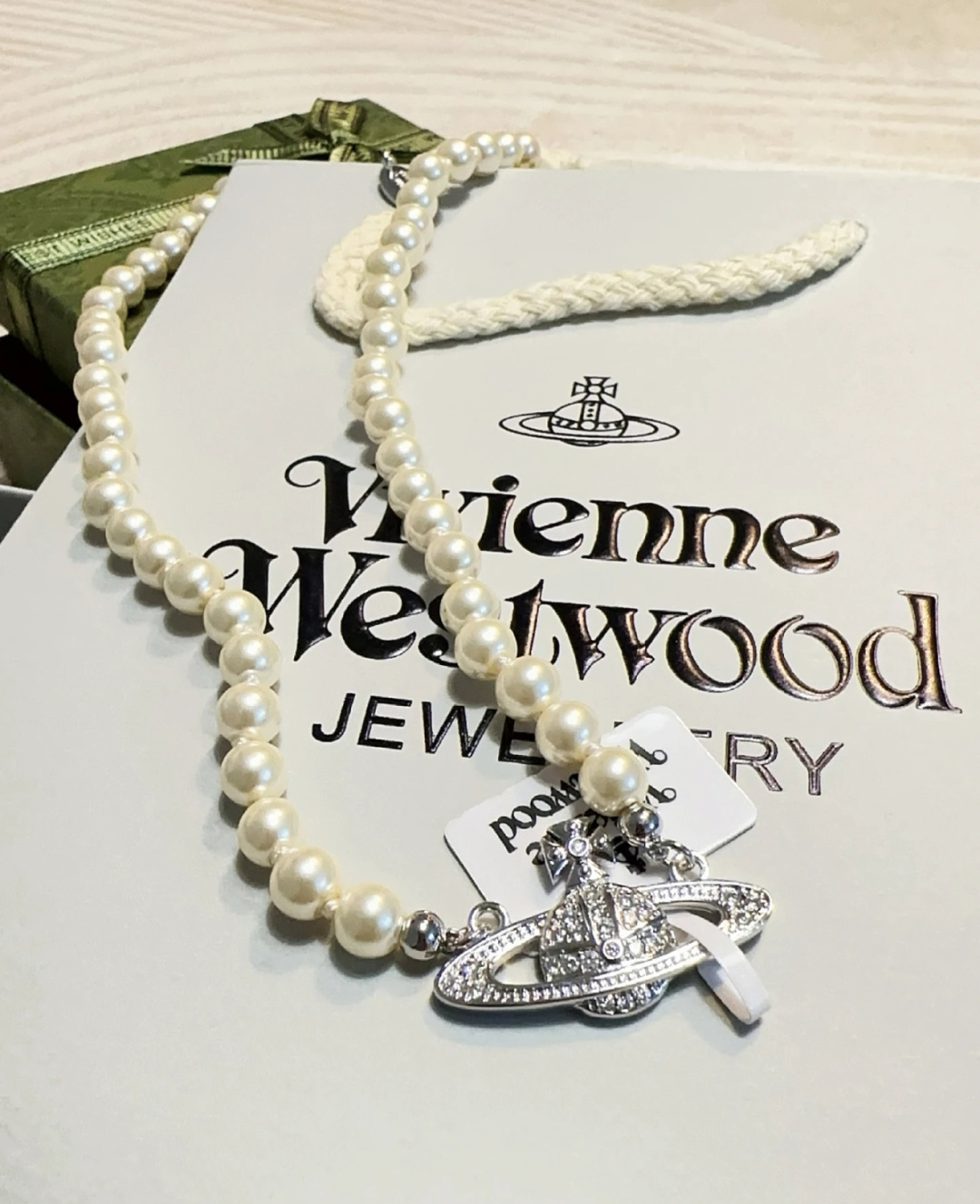 高品质西太后珍珠项链vivienne westwood英国时装设计师，时装的朋克之母！时尚潮流风格，品质
