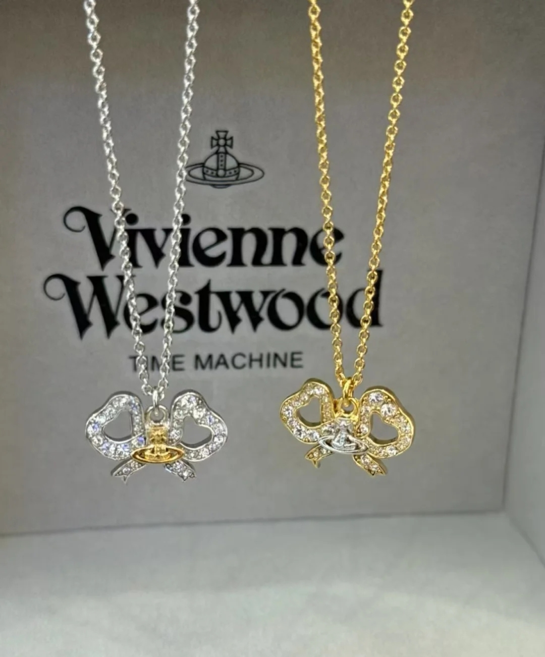 蝴蝶耳钉vivienne westwood西太后薇薇安💍英国时装设计师，时装的朋克之母！时尚潮流风格，品