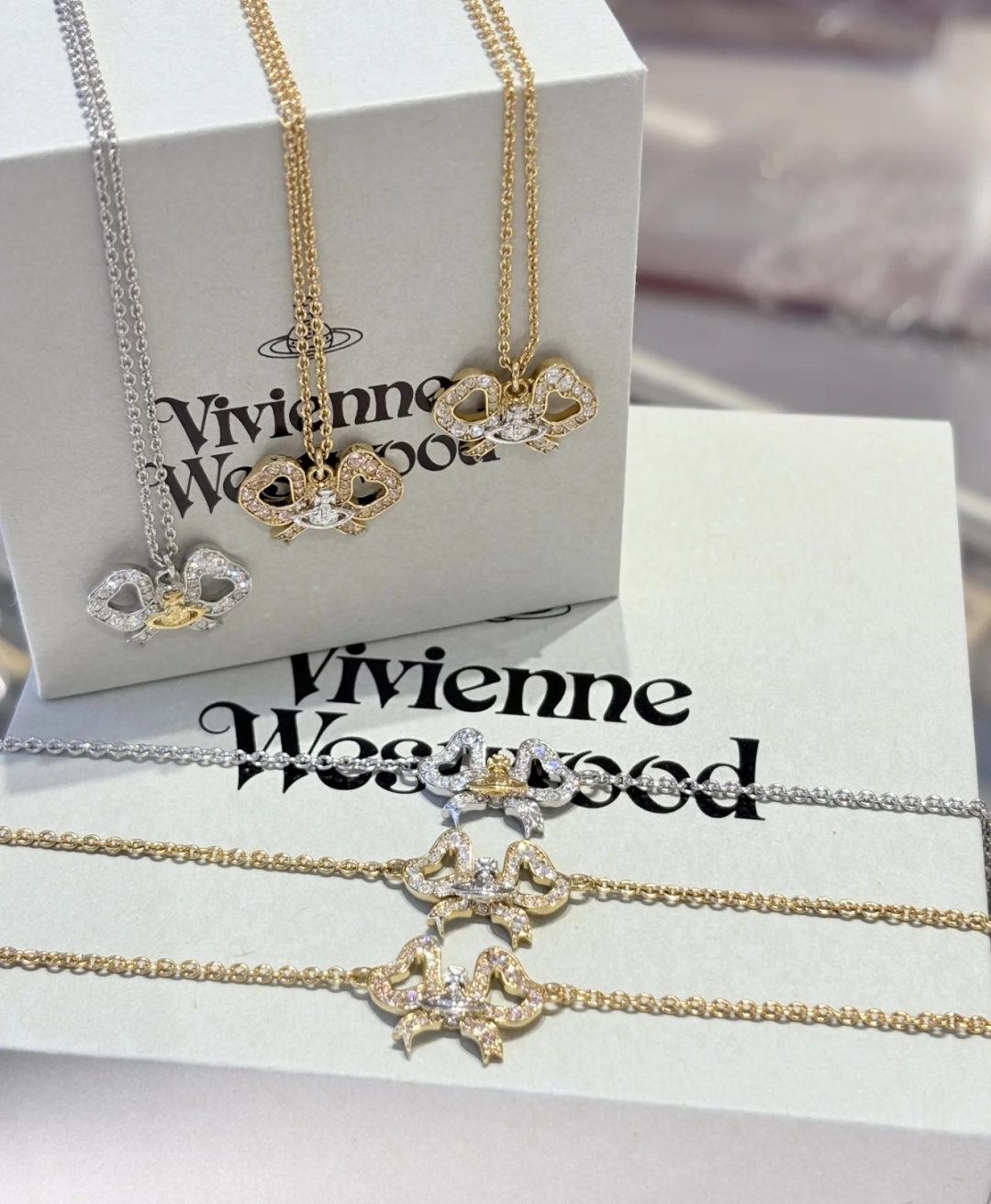 蝴蝶耳钉vivienne westwood西太后薇薇安💍英国时装设计师，时装的朋克之母！时尚潮流风格，品