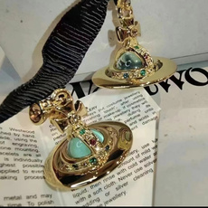 vivienne westwood西太后薇薇安💍英国时装设计师,时装的朋克之母!时尚潮流风格,品质强大, vivienne westwood西太后薇薇安💍英国时装设计师,时装的朋克之母!时尚潮流风格,品质强大,