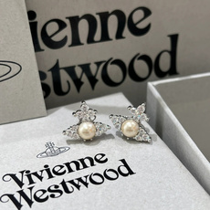 戒指 vivienne westwood西太后薇薇安💍英国时装设计师,时装的朋克之母!时尚潮流风格,品质 戒指 vivienne westwood西太后薇薇安💍英国时装设计师,时装的朋克之母!时尚潮流风格,品质