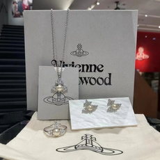 戒指 vivienne westwood西太后薇薇安💍英国时装设计师,时装的朋克之母!时尚潮流风格,品质 戒指 vivienne westwood西太后薇薇安💍英国时装设计师,时装的朋克之母!时尚潮流风格,品质
