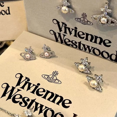 戒指 vivienne westwood西太后薇薇安💍英国时装设计师,时装的朋克之母!时尚潮流风格,品质 戒指 vivienne westwood西太后薇薇安💍英国时装设计师,时装的朋克之母!时尚潮流风格,品质