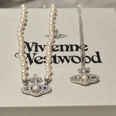 vivienne westwood西太后薇薇安💍英国时装设计师,时装的朋克之母!时尚潮流风格,品质强大, vivienne westwood西太后薇薇安💍英国时装设计师,时装的朋克之母!时尚潮流风格,品质强大,