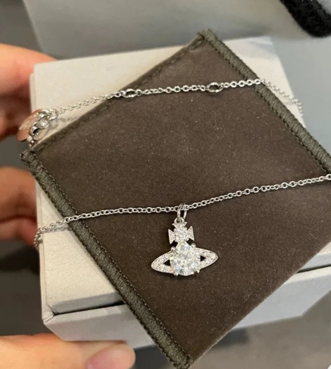 vivienne westwood西太后薇薇安💍英国时装设计师，时装的朋克之母！时尚潮流风格，品质强大，
