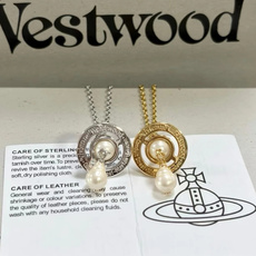 Westwood 西太后耳钉 重磅推荐,纯粹王冠球是经典的象征,闪耀土星环勾勒未来波光流转间,开启一场与 Westwood 西太后耳钉 重磅推荐,纯粹王冠球是经典的象征,闪耀土星环勾勒未来波光流转间,开启一场与