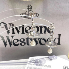 西太后耳钉vivienne 闭眼准入没错!纯王粹冠球经是典的象征,闪土耀星环勾未勒来 西太后耳钉vivienne 闭眼准入没错!纯王粹冠球经是典的象征,闪土耀星环勾未勒来