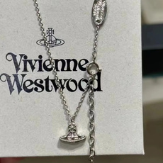 西太后vivienne 闭眼准入没错!纯王粹冠球经是典的象征,闪土耀星环勾未勒来波光 西太后vivienne 闭眼准入没错!纯王粹冠球经是典的象征,闪土耀星环勾未勒来波光