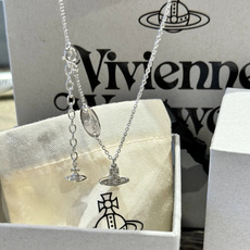 西太后vivienne 闭眼准入没错!纯王粹冠球经是典的象征,闪土耀星环勾未勒来波光 西太后vivienne 闭眼准入没错!纯王粹冠球经是典的象征,闪土耀星环勾未勒来波光