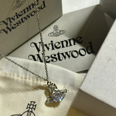 西太后vivienne 闭眼准入没错!纯王粹冠球经是典的象征,闪土耀星环勾未勒来波光 西太后vivienne 闭眼准入没错!纯王粹冠球经是典的象征,闪土耀星环勾未勒来波光