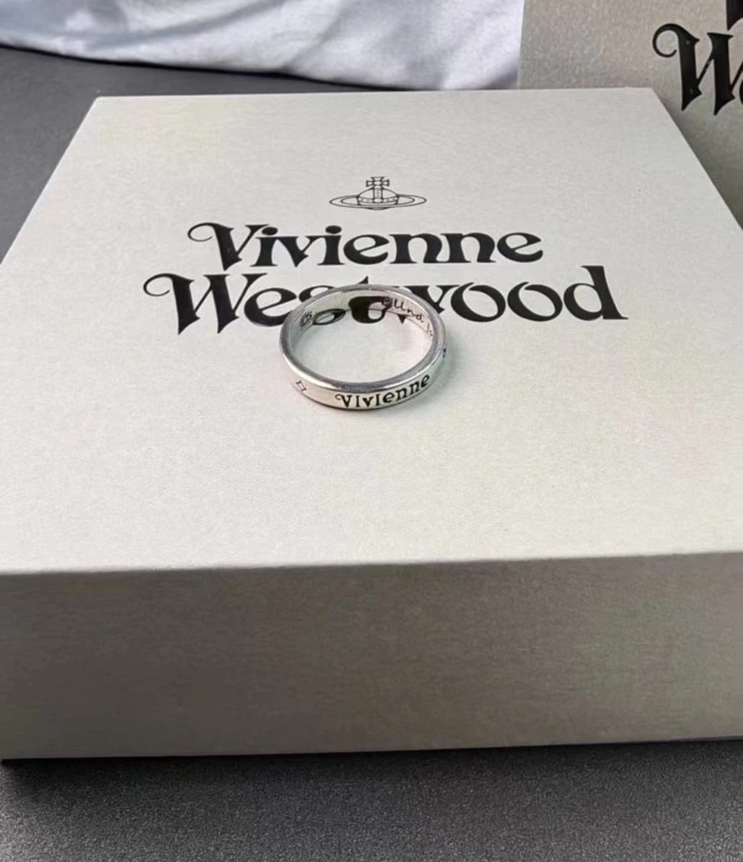 西太后【VivienneWestwood】什么是快乐星球，来，这就是快乐星球！重磅推荐，闭眼入准没错！纯