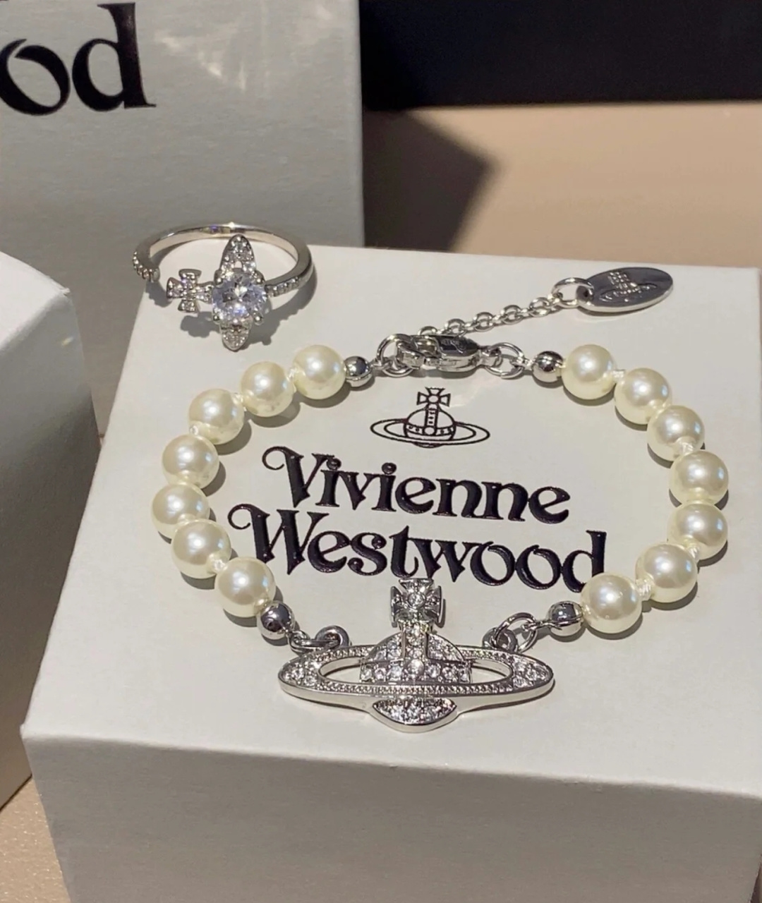 西太后土星镶钻珍珠手链𝐕𝐢𝐯𝐢𝐞𝐧𝐧𝐞 𝐖𝐞𝐬𝐭𝐰𝐨𝐨𝐝🪐vivienne westwood英国时装设计