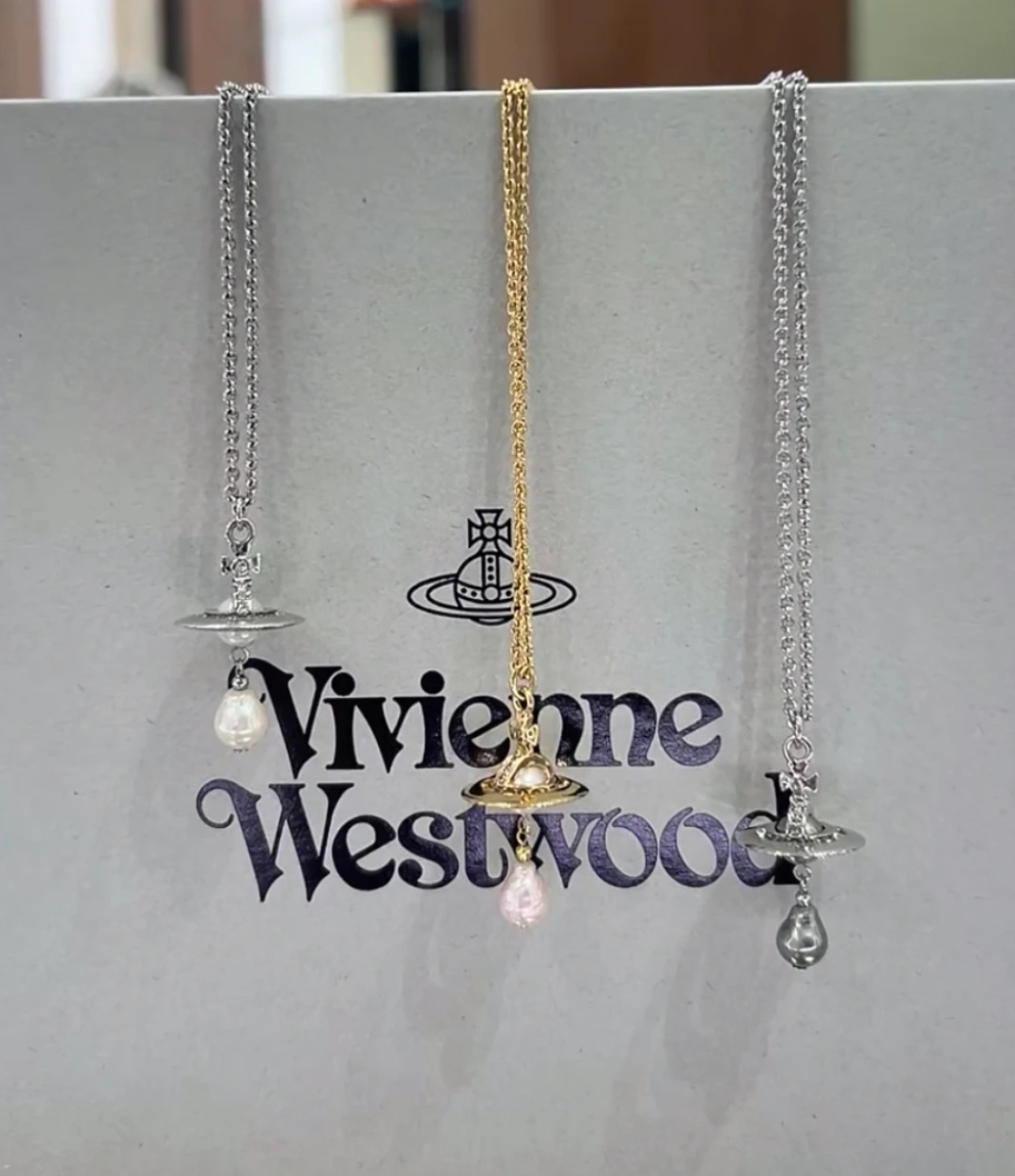 ！Westwood 西太后珍珠项链 重磅推荐，纯粹王冠球是经典的象征，闪耀土星环勾勒未来波光流转间，开启