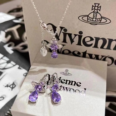西太后vivienne 闭眼准入没错!纯王粹冠球经是典的象征,闪土耀星环勾未勒来波光 西太后vivienne 闭眼准入没错!纯王粹冠球经是典的象征,闪土耀星环勾未勒来波光