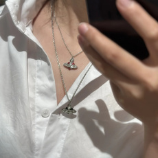 西太后vivienne 闭眼准入没错!纯王粹冠球经是典的象征,闪土耀星环勾未勒来波光 西太后vivienne 闭眼准入没错!纯王粹冠球经是典的象征,闪土耀星环勾未勒来波光