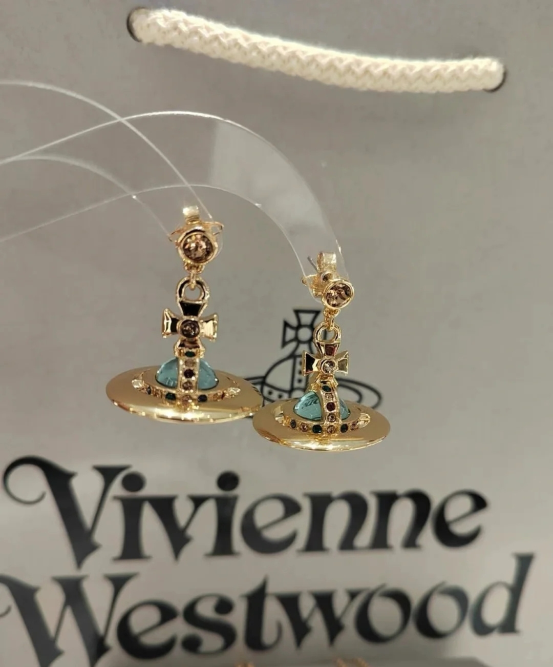 西太后vivienne 闭眼‮准入‬没错！纯‮王粹‬冠球‮经是‬典的象征，闪‮土耀‬星环勾‮未勒‬来波光