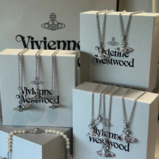 西太后vivienne 闭眼准入没错!纯王粹冠球经是典的象征,闪土耀星环勾未勒来波光 西太后vivienne 闭眼准入没错!纯王粹冠球经是典的象征,闪土耀星环勾未勒来波光