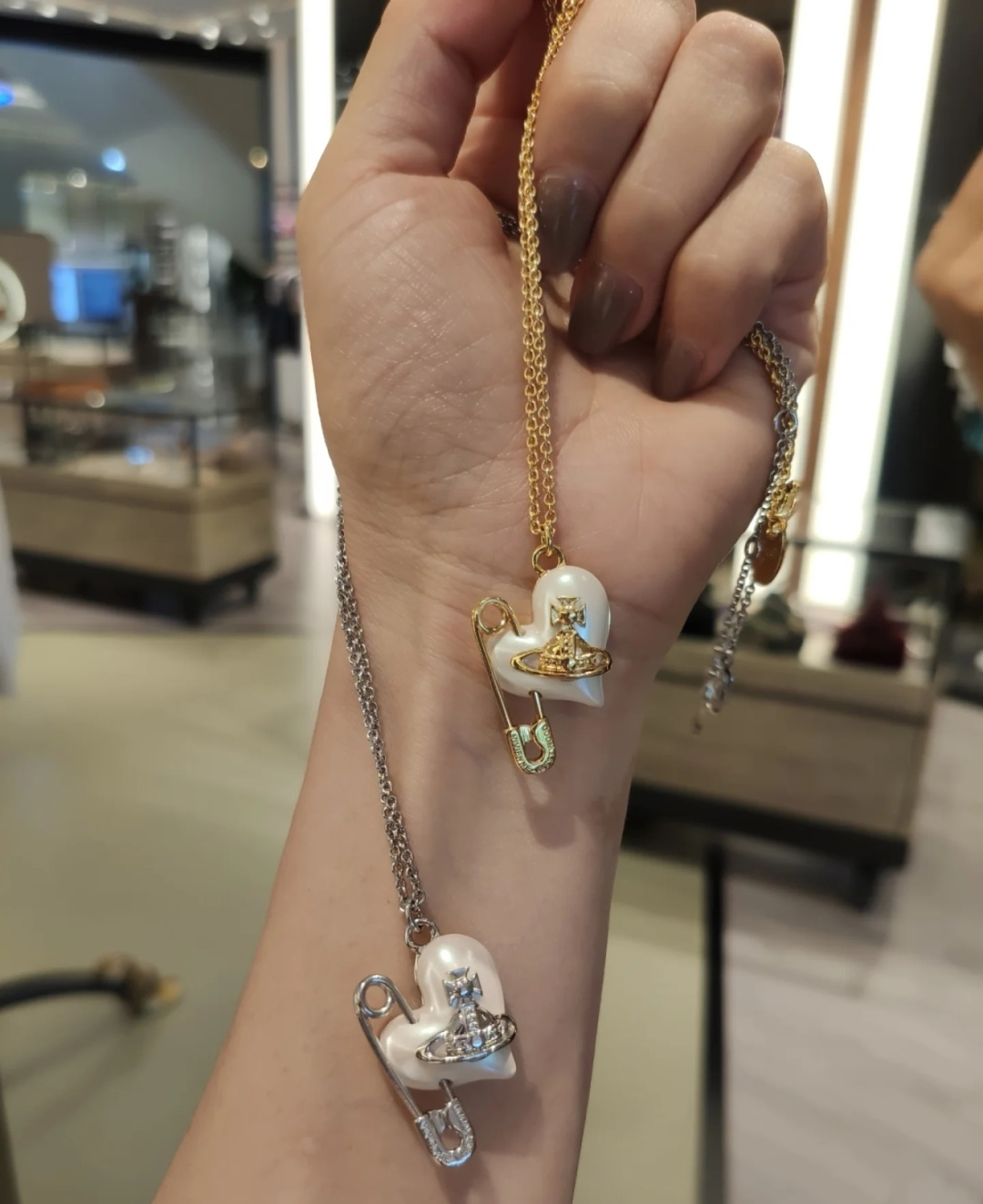 西太后vivienne 闭眼‮准入‬没错！纯‮王粹‬冠球‮经是‬典的象征，闪‮土耀‬星环勾‮未勒‬来波光