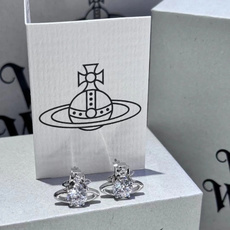 【Vivienne Westwood】宝宝,什么是快乐星球,来,这就是快乐星球!绝美迷你满钻小土星耳钉, 【Vivienne Westwood】宝宝,什么是快乐星球,来,这就是快乐星球!绝美迷你满钻小土星耳钉,