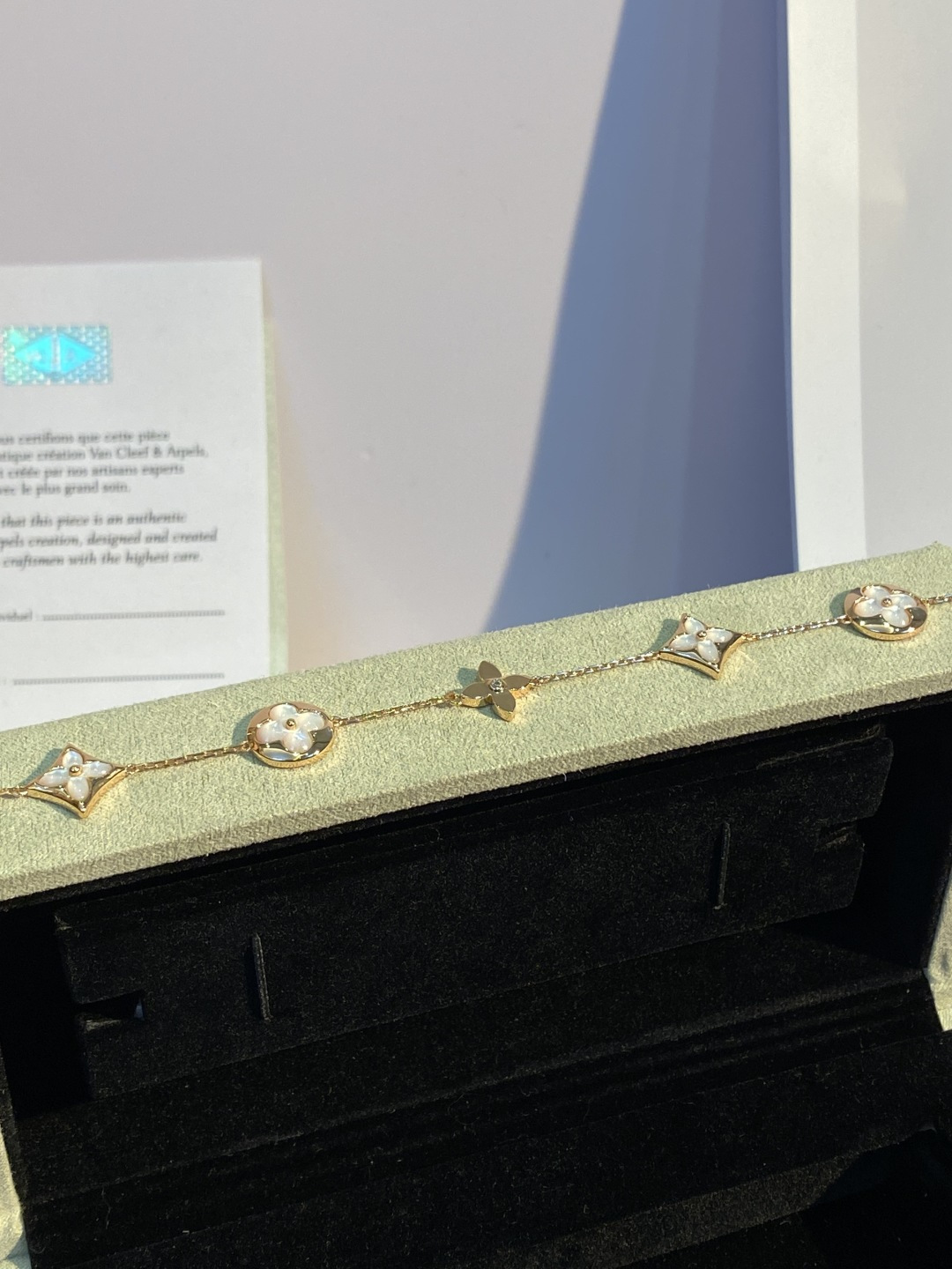 Louis Vuitton Jewelry V LVLouis Vuitton — photo 7