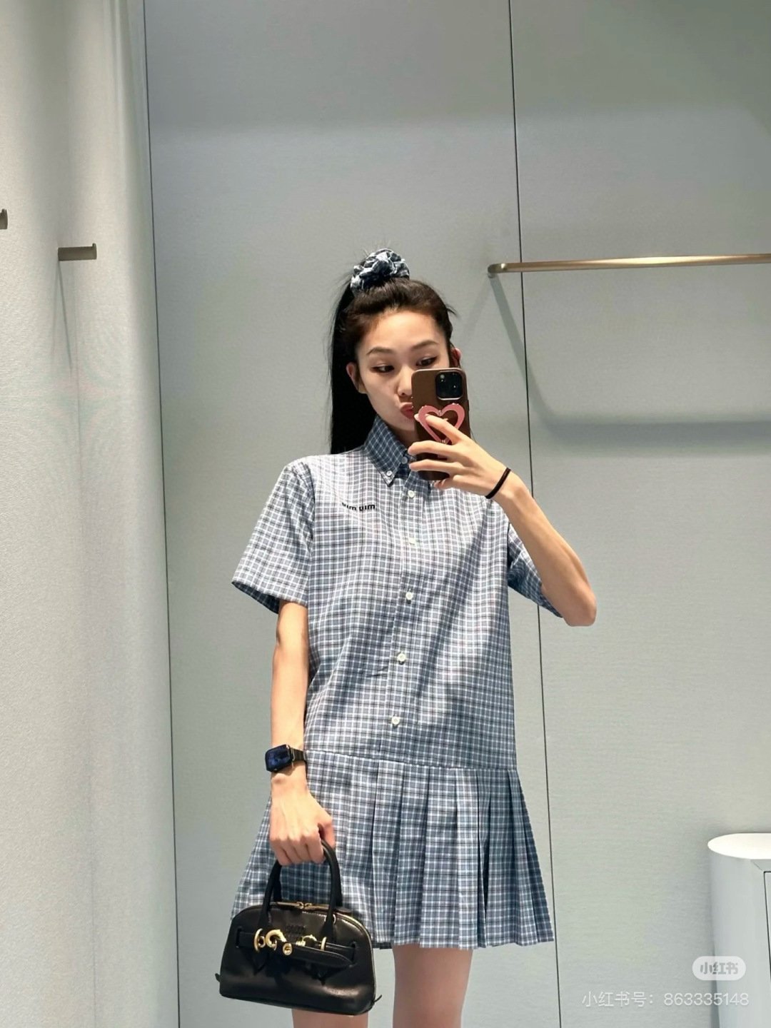 NO:330565,*25NEW retro college style series vertical striped blue plaid shirt dress Exclusive custom yb imported cotton custom fabric Miu series girl group style full ~ YB customized plaid pattern, the texture is not to mention small sisters can easily control 1:1 super style, the latest spring and summer items, identify the exclusive high-end version SML,,miumiu, skirts,shirts,alexander wang19860909*25NEW 复古学院风系列竖条蓝格纹衬衫连衣裙 独家定制yb进口棉定制面料miu系女团风拉满～yb定制格子纹路,质感没得说小个子的姐妹也可以轻松驾驭1:1超赞版型,春夏最新单品,认准独家高版本 现货 SML,,miumiu,skirts,shirts,alexander wang,Women's clothing