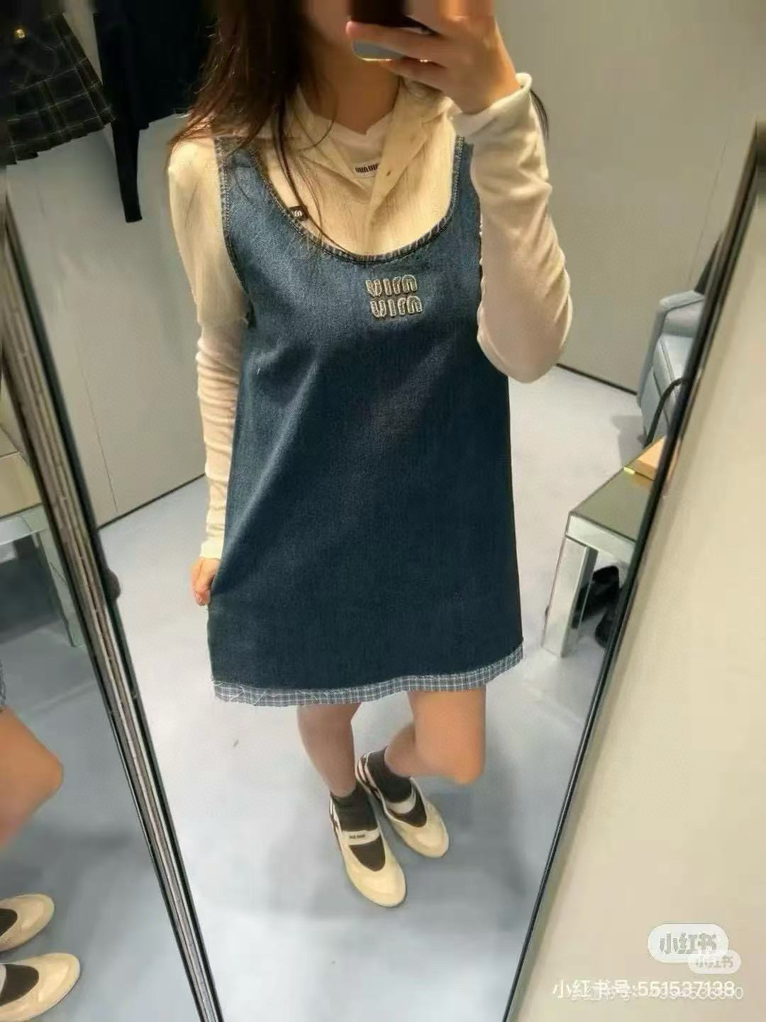 NO:330571,*25NEW Washed Spliced ​​Checked Denim Vest Skirt-Restore the yb pleated texture!  Exclusive custom yb imported denim cotton custom fabric hem plaid echoes the denim splicing, and a simple small and ingenious integrated pullover vest skirt tailoring, which is extremely inclusive!  The texture is not enough to be mentioned. The small sisters can easily control the 1:1 super style, the latest spring and summer items, and the exclusive high-end version is recognized. SML, skirts, alexander wang19860909*25NEW 水洗拼接格纹牛仔背心裙-还原yb褶皱肌理感！ 独家定制yb进口牛仔棉定制面料下摆格纹与牛仔拼接呼应,穿搭简单的小巧思一体式套头背心裙剪裁,包容度超高！质感没得说小个子的姐妹也可以轻松驾驭1:1超赞版型,春夏最新单品,认准独家高版本 现货 SML,,skirts,alexander wang,Women's clothing