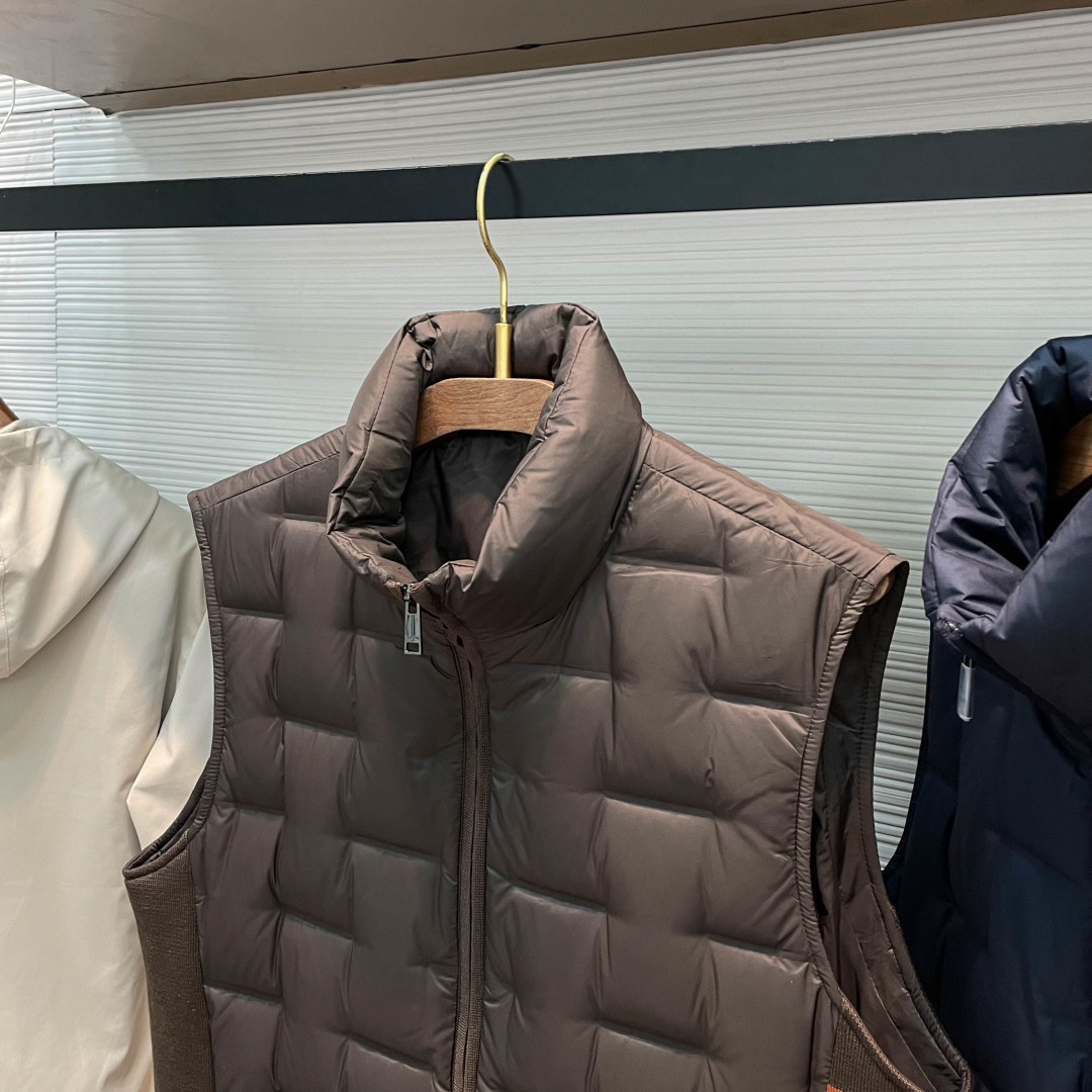 羽绒服  EZ26FW秋冬新款立体几何压纹尼龙羽绒马甲，男士双杠提花针织面料拼接拉链立领羽绒马甲外套！贸易公司渠道稀出，