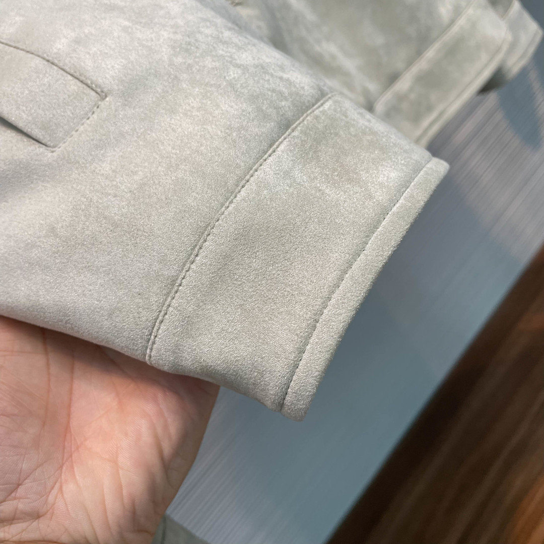 羽绒服  BC26FW秋冬新款定制麂皮绒面料翻领羽绒夹克，男士时尚翻盖口袋贴饰衬衫式羽绒夹克外套！贸易公司渠道稀出，同步