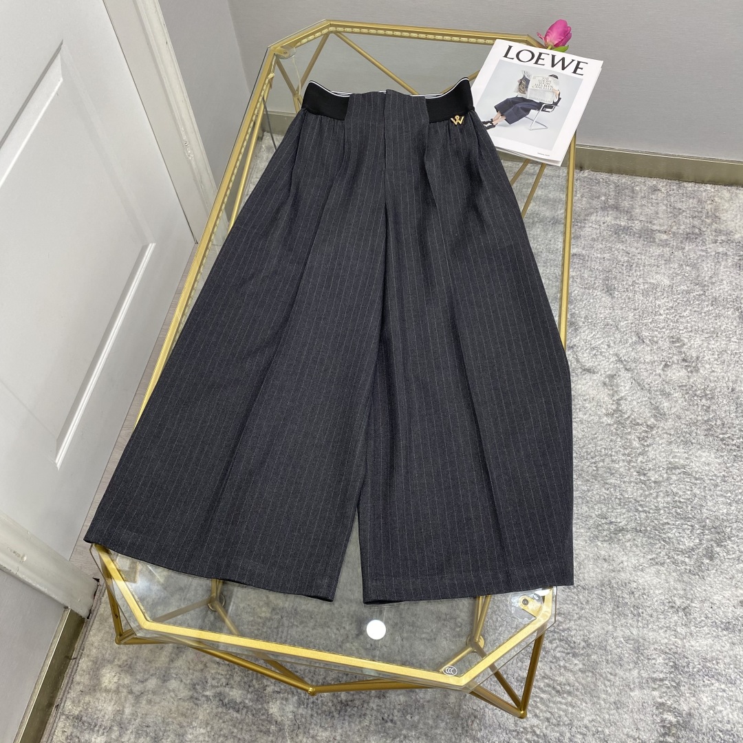 Women’s High-Waist Suit with Metal Buttons and Advanced Fabric in Picture 2 Color. - 图片 3