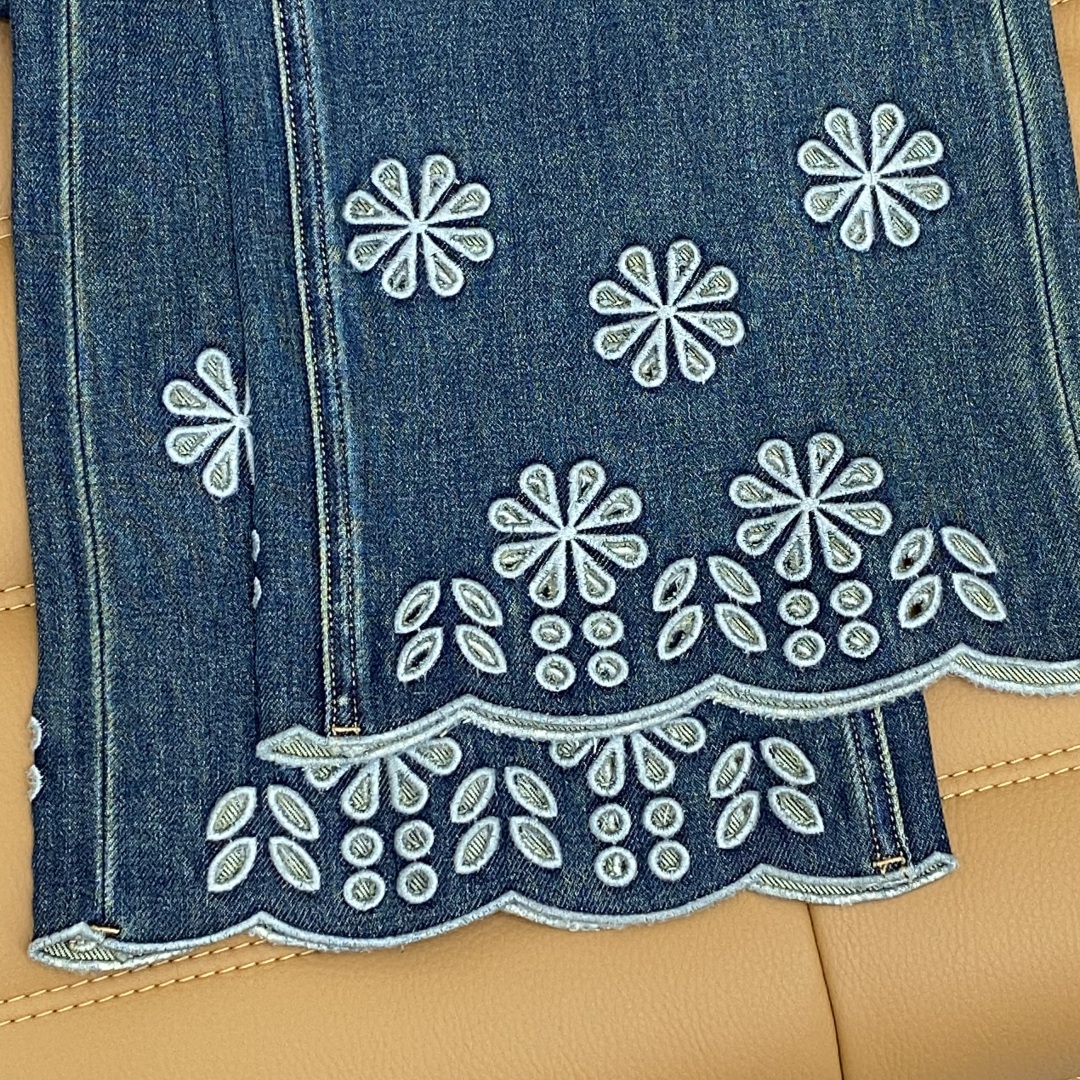 “New P708 Original Scorch Female Suit with Embroidered Jeans: High Waist, Metal Button” - 图片 4