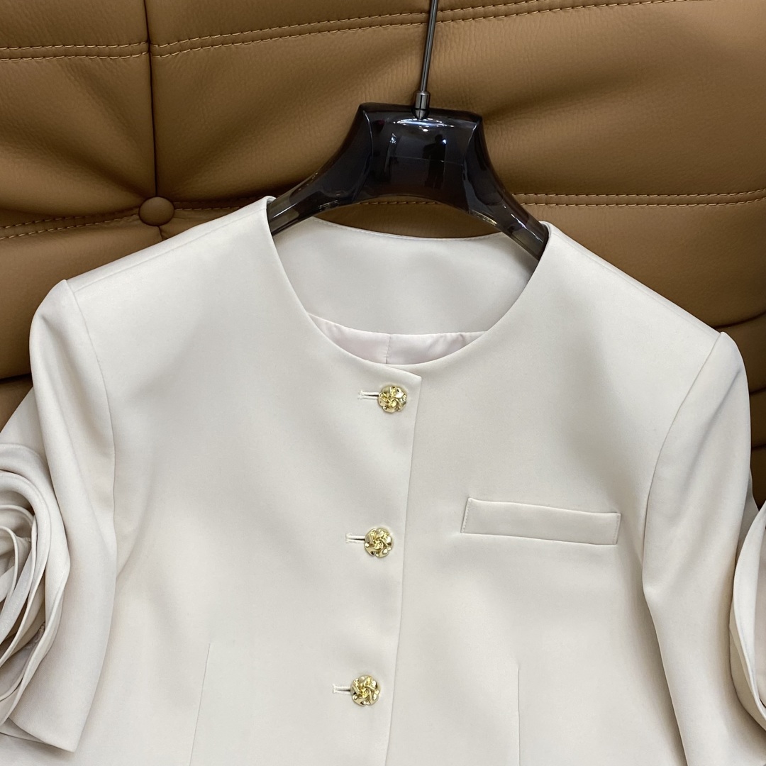 “New VaFW Women’s Suit with Tweaked Roses Design and Advanced Fabric in Picture 3 Colors” - 图片 6