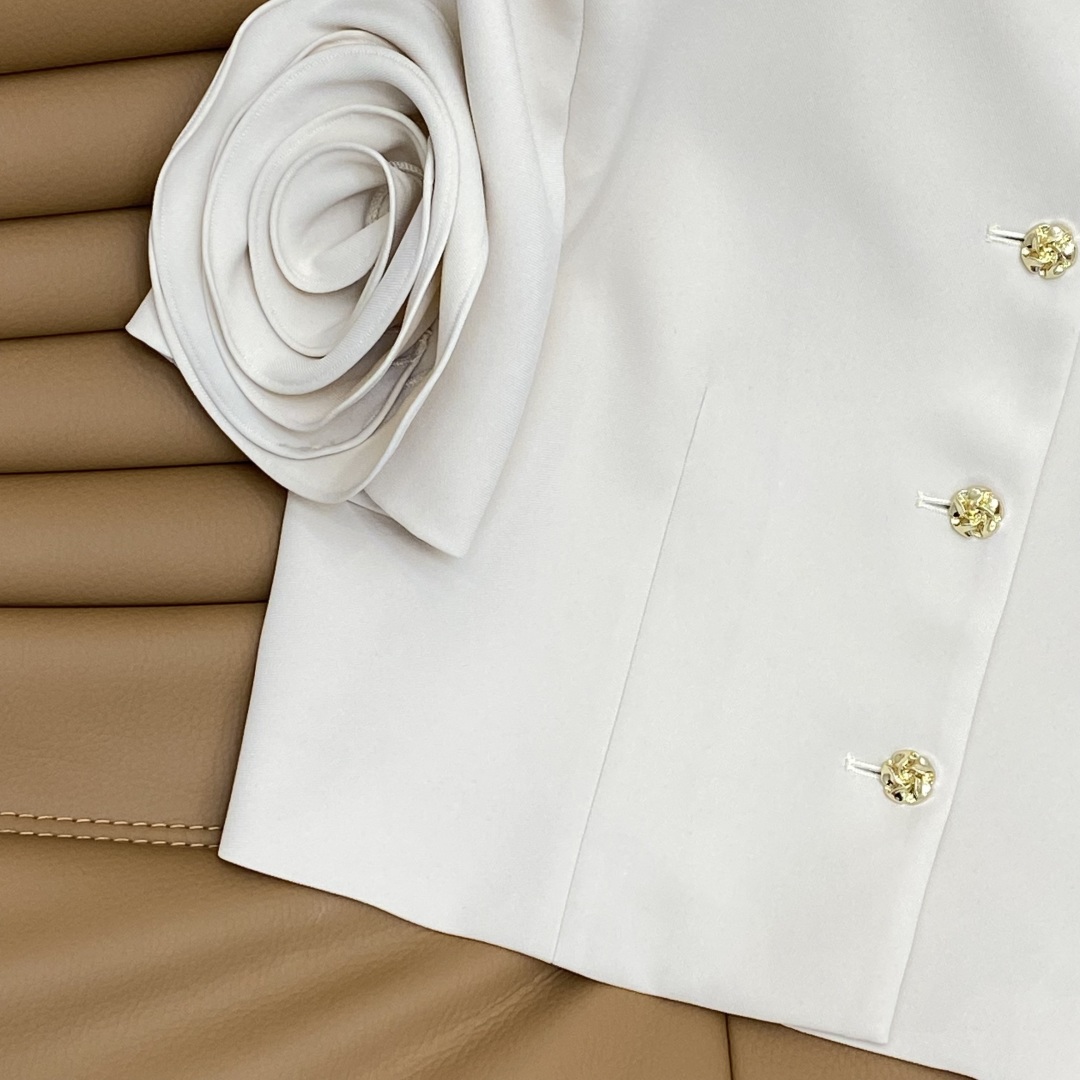 “New VaFW Women’s Suit with Tweaked Roses Design and Advanced Fabric in Picture 3 Colors” - 图片 8