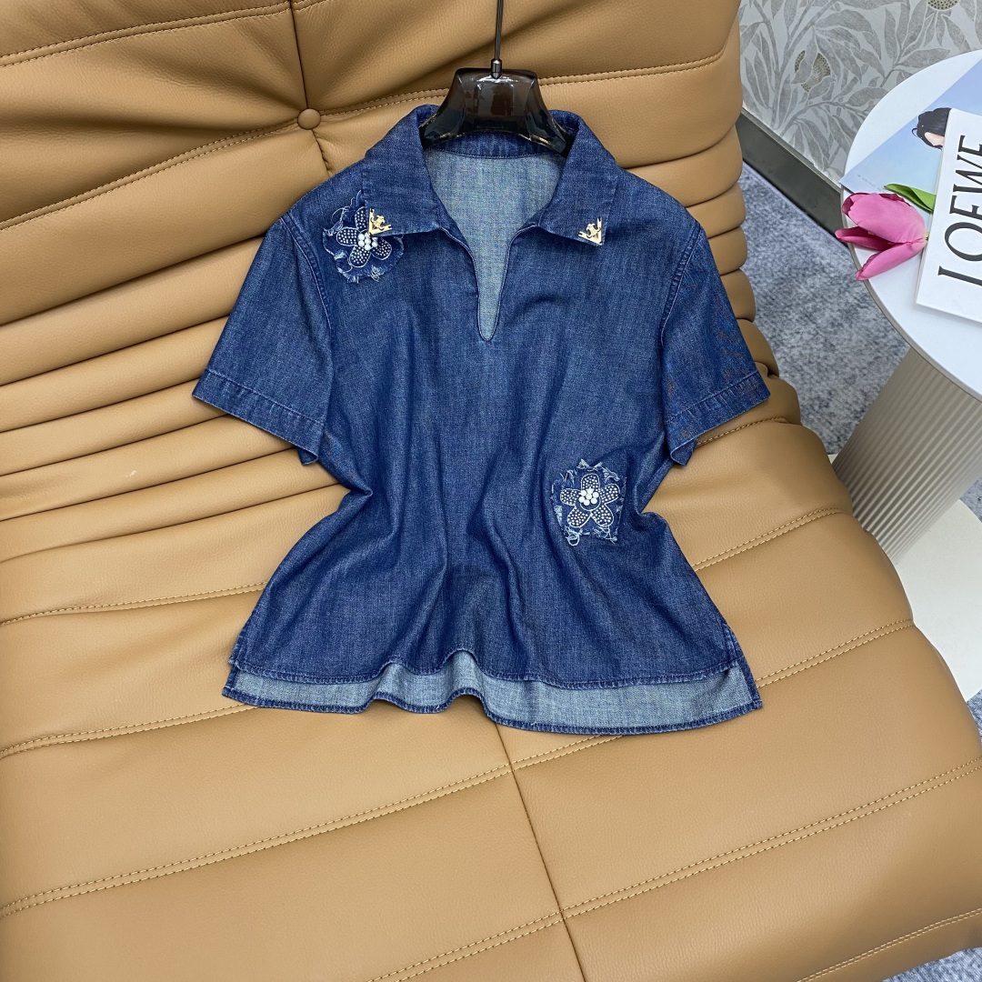Title: P996 Original Scavenging Women’s Suit with New Design Features Summary: V-coloured, semi-hot suit with advanced fabric and unique scribbling design, available in various sizes - 图片 9