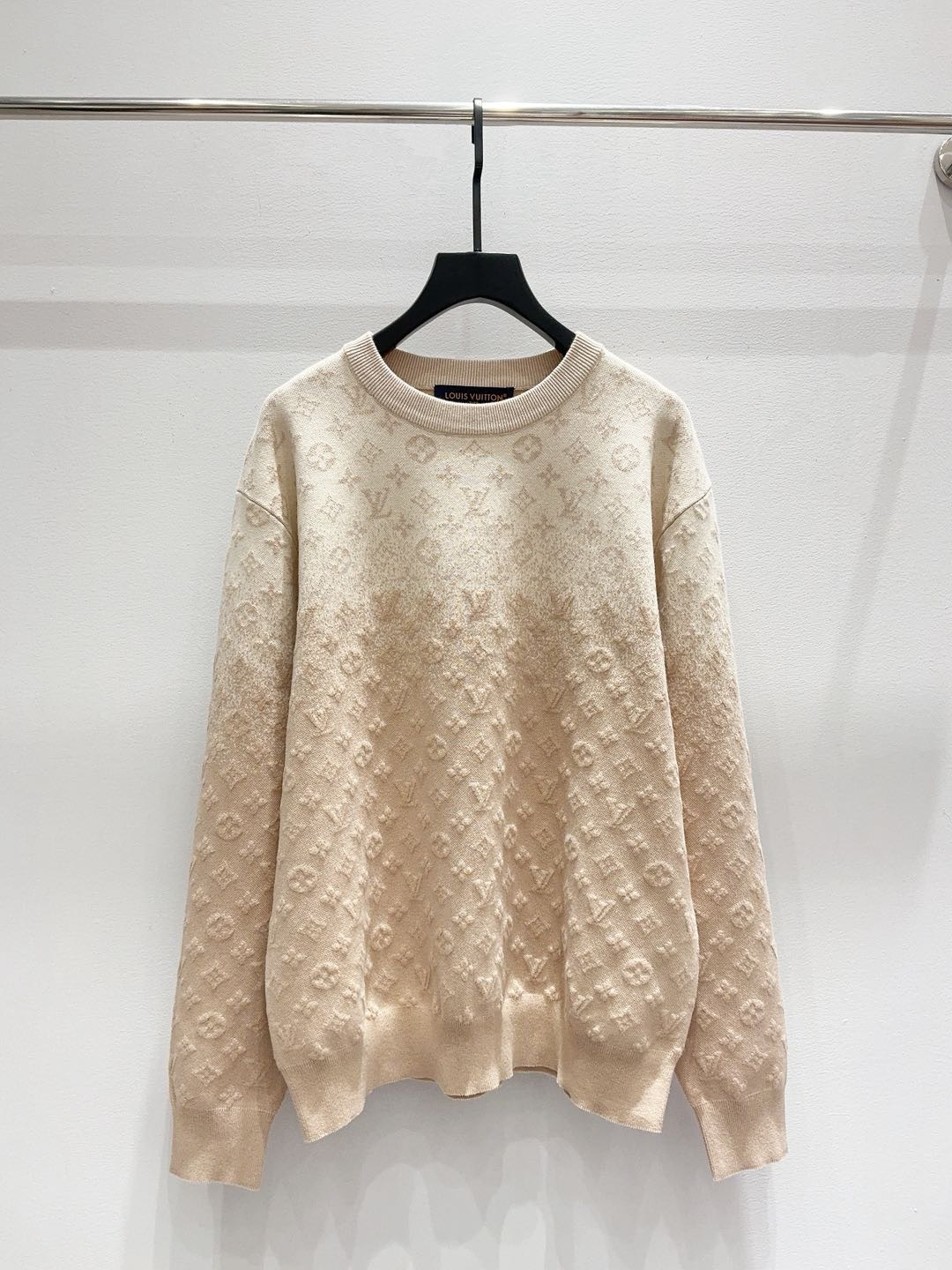 NO:689257,Lv* new arrival 26 early spring series knitted round neck long-sleeved sweater size S-x, Louis Vuitton-clothing, louis vuitton, louis vuitton, sweaters,19860909Lv*新款上新 26早春系列针织圆领长袖毛衣 码数S-x,路易威登-服装,louis vuitton,louis vuitton,sweaters,,Women's clothing