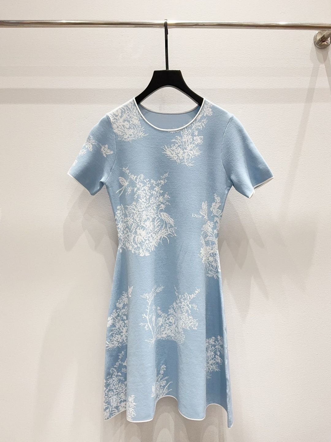 NO:899687,26ss Dio* high-quality letter-printed floral jacquard relaxed and loose-fitting knitted round-neck short-sleeved dress!  Size SML, Dior-clothing, dior, dior, skirts, T-shirt,1986090926ss Dio*高品质字母满印花卉提花松弛感宽松气质针织圆领短袖连衣裙！尺码SML,迪奥-服装,dior,dior,skirts,T-shirt,,Women's clothing