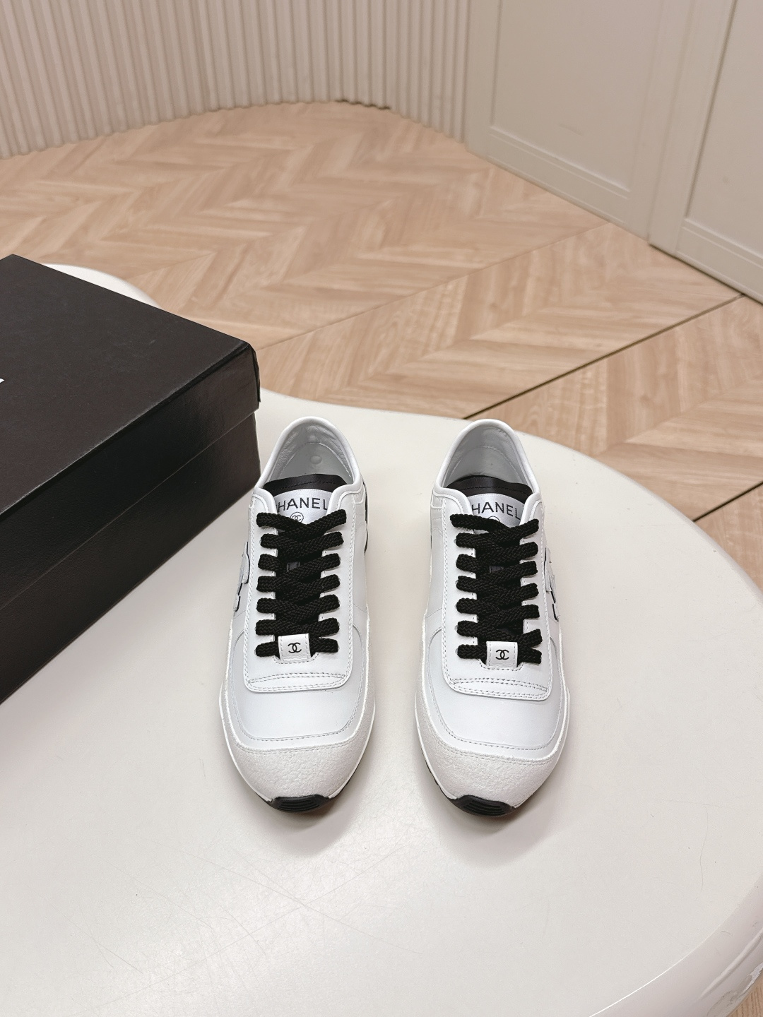 NO:164983,Chanel Chanel 25P latest hits Panda sneakers casual shoes Xiaoxiang hot items Classic black and white Panda color scheme Classic super versatile The clothes are very comfortable Fabric: cowhide Inner: sheepskin Outsole: original outsole Size: women's 35-40, casual shoes/sports shoes, chanel, chanel, sneakers, cowhide, sheepskin19860909出 Chanel 香奈儿 25P 最新爆款 熊猫 运动鞋 休闲板鞋 小香 爆款单品 经典黑白 熊猫配色 经典超百搭 上服非常舒适 面料: 牛皮 内里: 羊皮 大底: 原版大底 Size: 女款35-40,休闲鞋/运动鞋,chanel,chanel,sneakers,cowhide,sheepskin,Women's Shoes