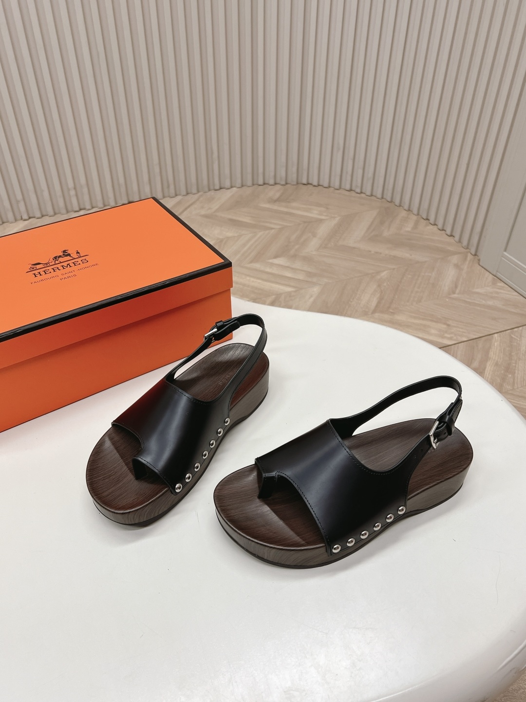 Hermes Women's Kos Mules Sandals, Leather Upper with Wooden Platform 5 cmp i1741825188877 9312 0 2