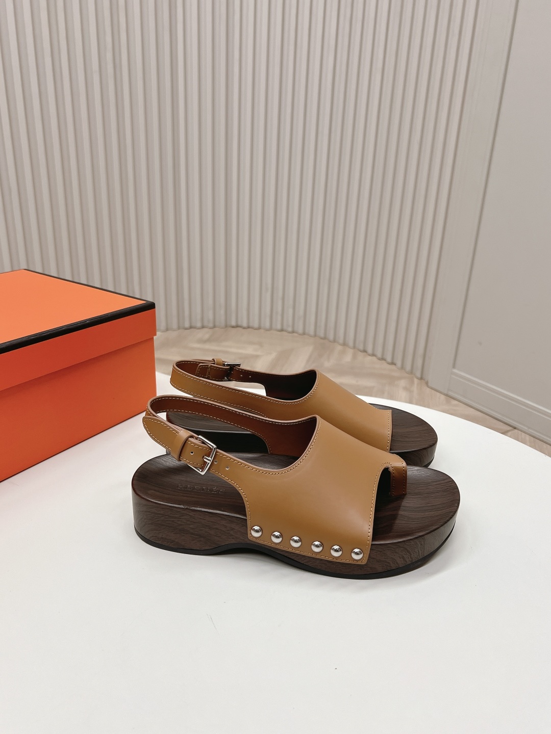 Hermès Kos Sandal: Leather Upper, Wood Platform, Adjustable Strap, Stud Detail 4 cmp i1741825273294 4717 0 1