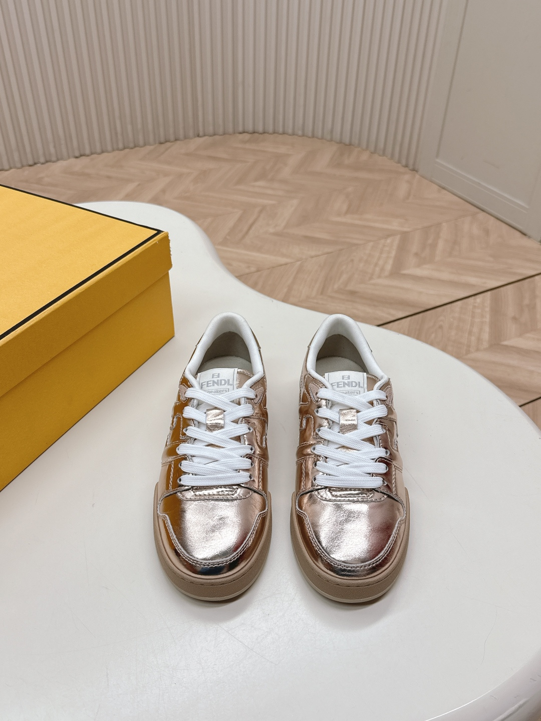 NO:221679,Latest color system!  Leather surface, women, men plus 10 latest version, couple model, Fendi 2025 new color series board shoes casual sneakers FD match Upgraded new model, full leather splicing, fresh blood injection and FF retro design, super good looking and versatile, cowhide upper cowhide surface splicing combination, side raised double F logo inner lining with breathable bris, lightweight, comfortable and versatile, original TPu outsole, size, women's 35-40 / men's 39-44, casual shoes/sports shoes, fendi, fendi, sneakers, cowhide19860909最新色系！皮面 出女 男加10 最新版面 情侣款 Fendi芬迪2025新色系列板鞋休闲运动鞋 FD match 升级新款 全皮面拼接 新鲜血液注入加FF复古的设计 超好看百搭 鞋面牛皮面拼接组合 侧面凸起的双F logo内里采用透气布里 轻便 舒适百搭 原版TPu大底 码数,女款35-40 / 男款39-44,休闲鞋/运动鞋,fendi,fendi,sneakers,cowhide,Women's Shoes