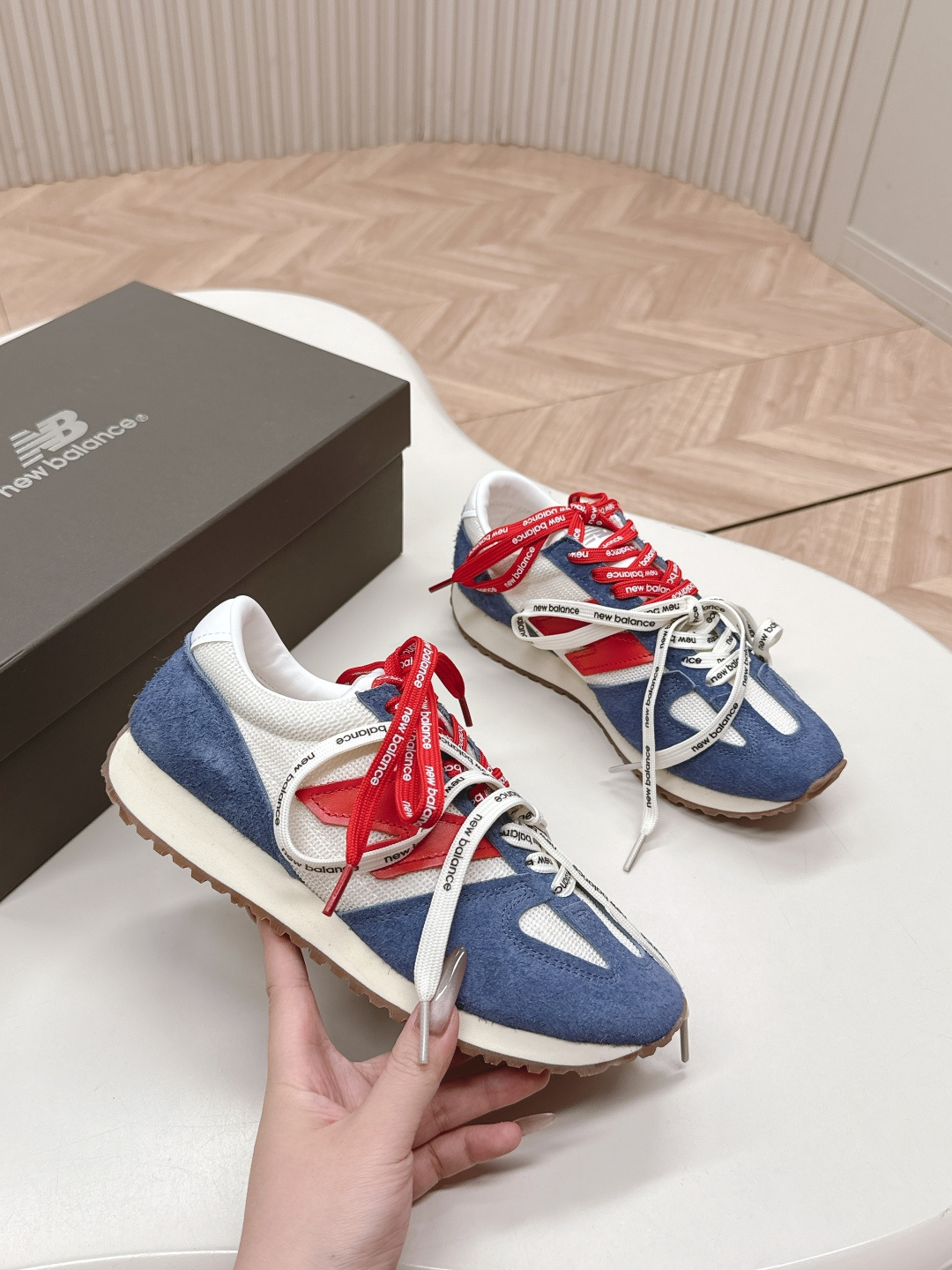 NO:256748,Explosive model MIXC EXPRESS U471x NB GREY co-branded New Balance 471 retro thin-soled shoes ootd fashionable retro color block silhouette, every moment is style' Playful color: Intelligent white* soft purple* vibrant blue* three colors are optional with brand limited color laces, diverse gameplay Details: Slim last and widened shoelaces outline the long visual proportions, EVA rubber outsole comfortable footwear feeling Wearing style: Multiple scenes, unlock more possibilities, show your own style, and keep it real and comfortable!  Size 35-41, casual shoes/sports shoes, sneakers19860909爆炸款 MIXC EXPRESS U471x NB GREY联名 被按头安利的New Balance 471复古薄底鞋ootd时髦复古拼色廓形,每一刻皆风格' 玩味色彩:智性白*柔和紫*活力蓝*三色可选附赠品牌限定彩色鞋带,多样玩法 细节拿捏:纤细鞋楦及加宽鞋带勾勒修长视觉比例,EVA橡胶大底舒适脚感 穿搭风格:多元场景,解锁更多可能,展现自我风格,保持真实与舒适！35-41码,休闲鞋/运动鞋,sneakers,Women's Shoes