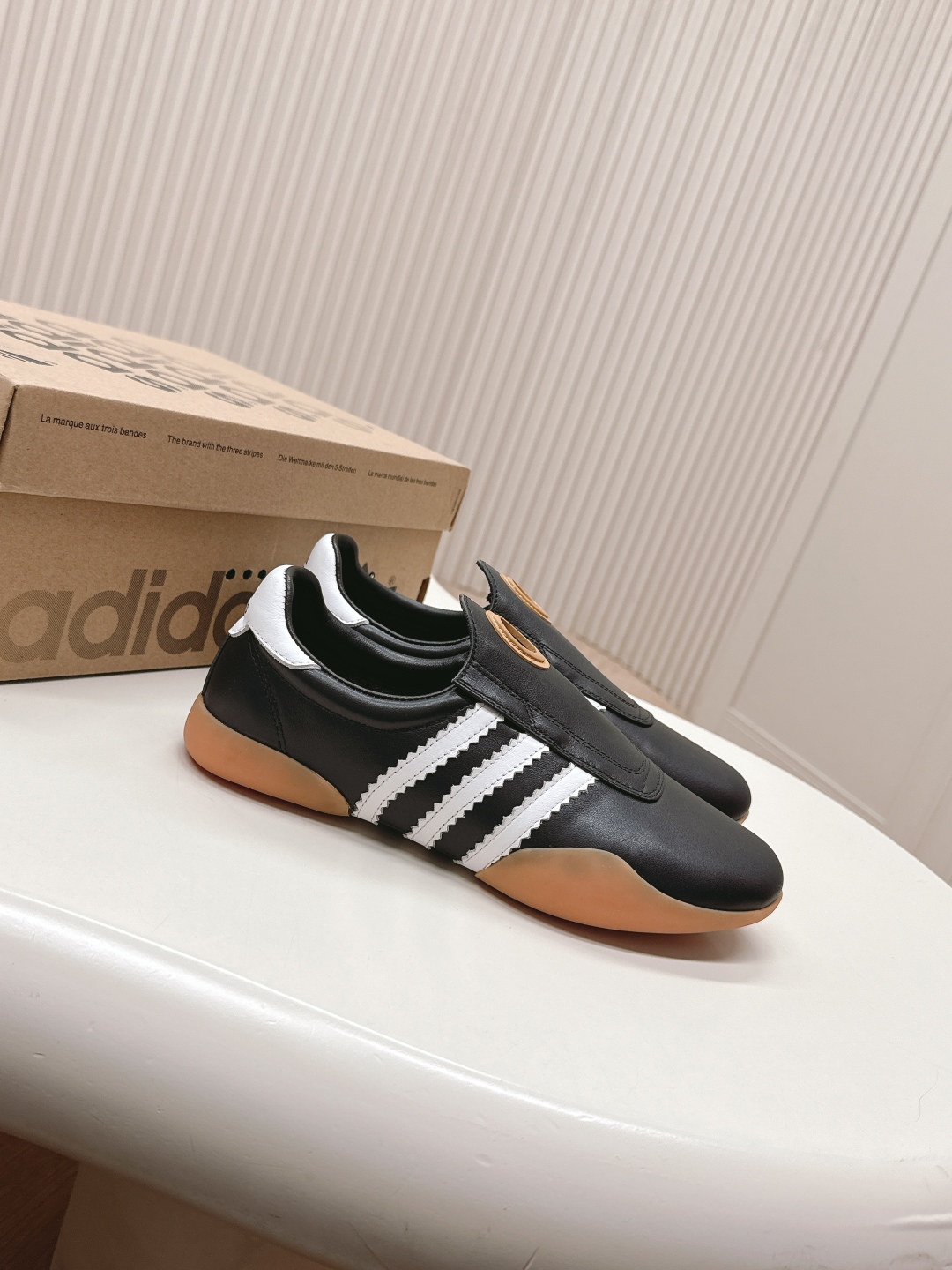 Adidas Taekwondo Shoes: Comfortable and Stylish Footwear for Training and Leisure - 图片 1