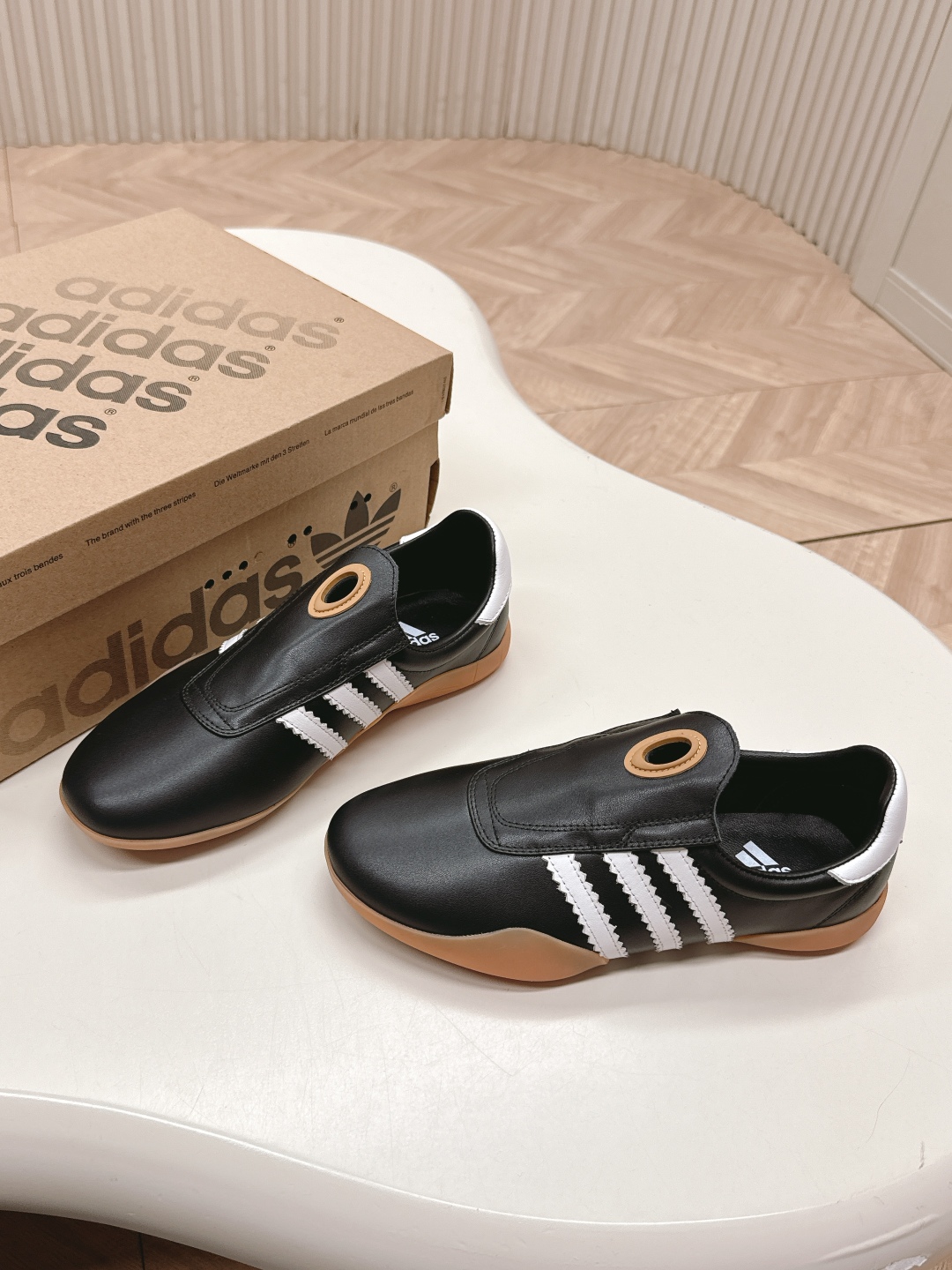 Adidas Taekwondo Shoes: Comfortable and Stylish Footwear for Training and Leisure - 图片 2