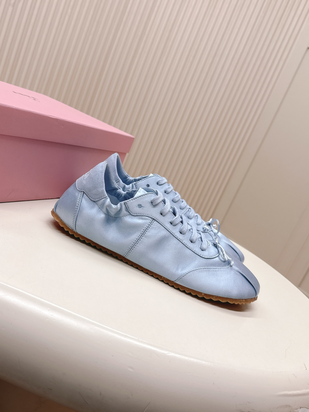 Stylish Spring Shoes: Real Silk P675 and Skin P750 Collection - 图片 3