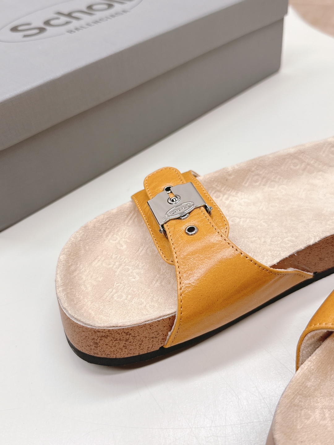 Balenciaga Women's Spring/Summer Buckle-Detailed Cork Platform Slide Sandals 7 cmp i1746108744054 2486 0 6