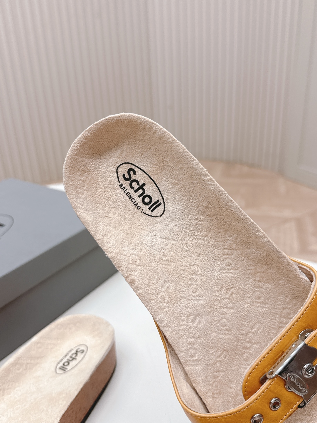 Balenciaga Women's Spring/Summer Buckle-Detailed Cork Platform Slide Sandals 8 cmp i1746108749581 4871 0 7