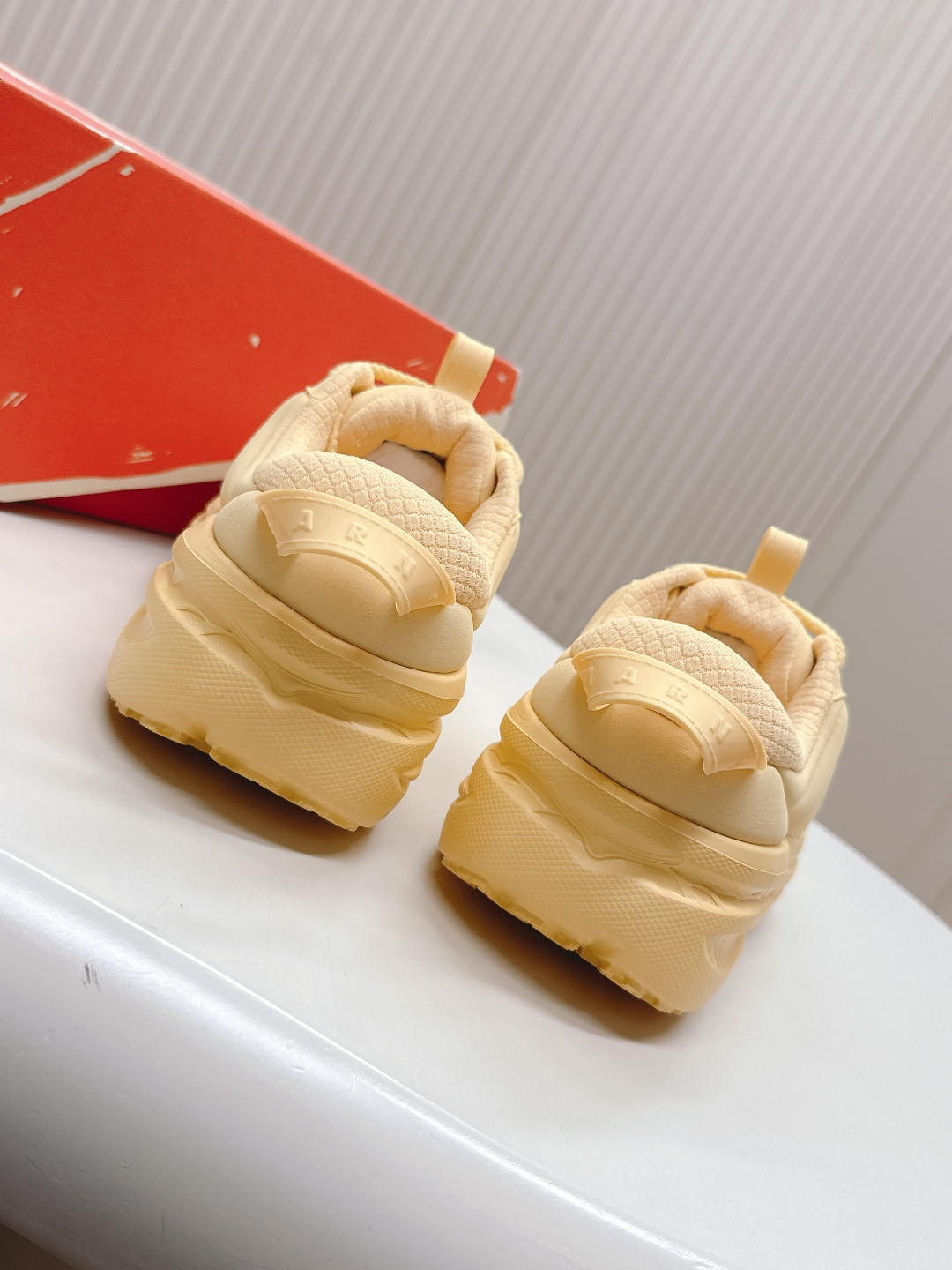 Marni X Hoka Joint Sports Shoes: Lightweight, Comfortable, and Stylish Collaboration - 图片 8