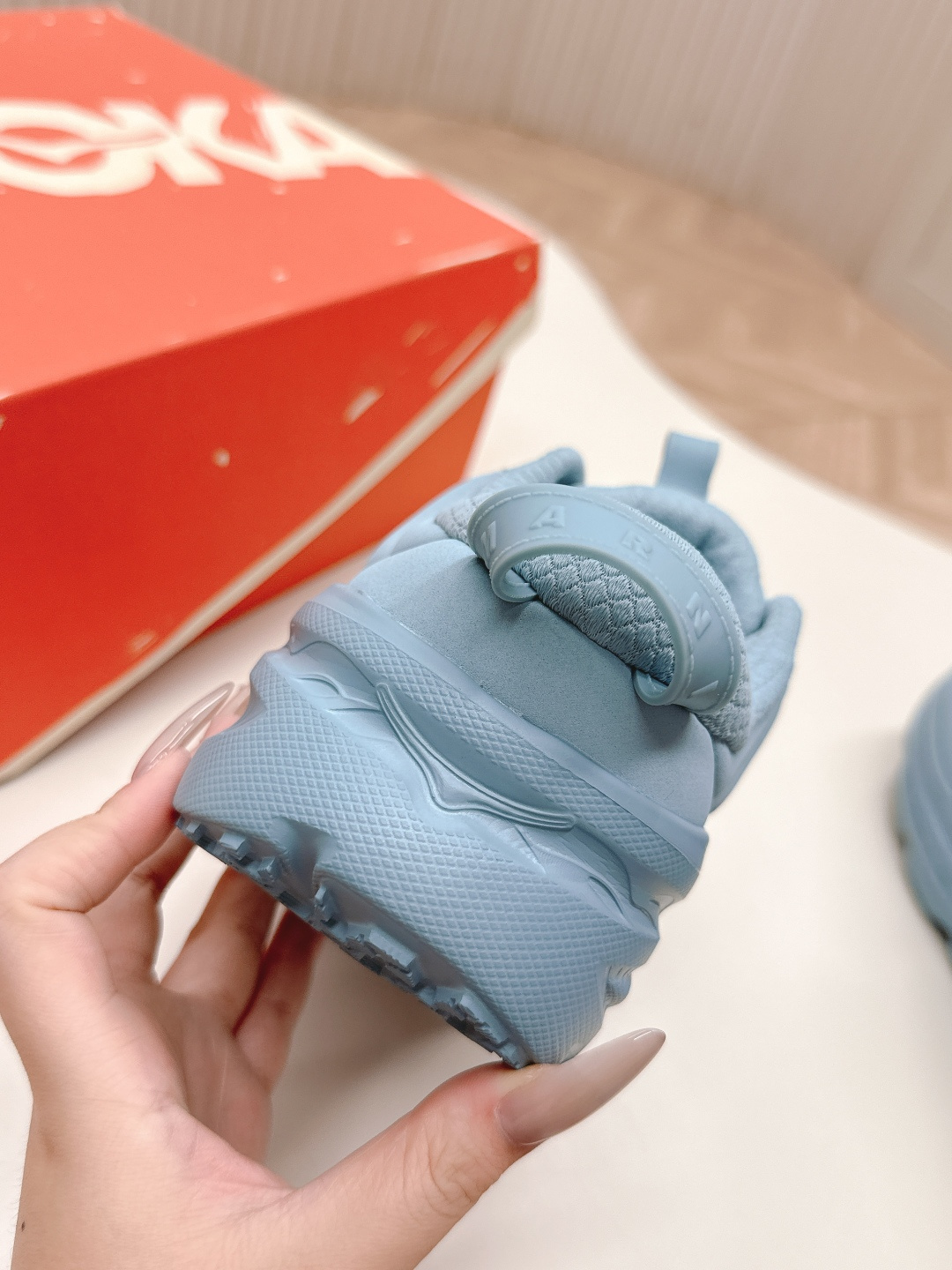 Marni X Hoka Collaborate on New Lightweight Sneakers in Macaroon Colors - 图片 8