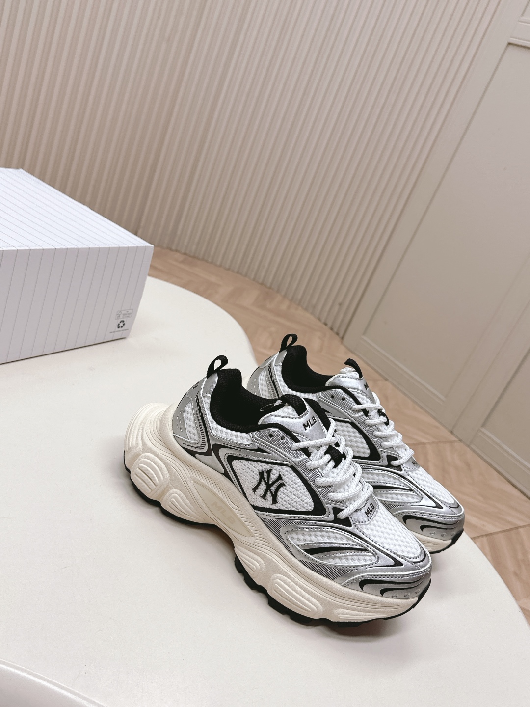 Trendy MLB 25s: Sable Dad Shoes for Fashionable Comfort and Style - 图片 2